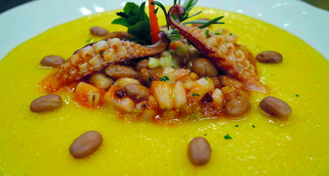 Brudit od jadranskih lignji s jačmikom i fažolom